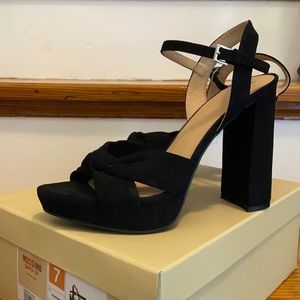 Mossimo Black Suede Heel